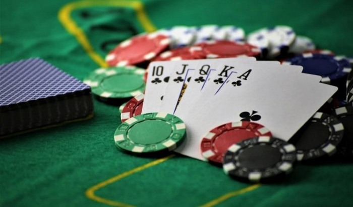 Theo nhận xét cách chơi sâm lốc gần giống game tiến lên miền Nam